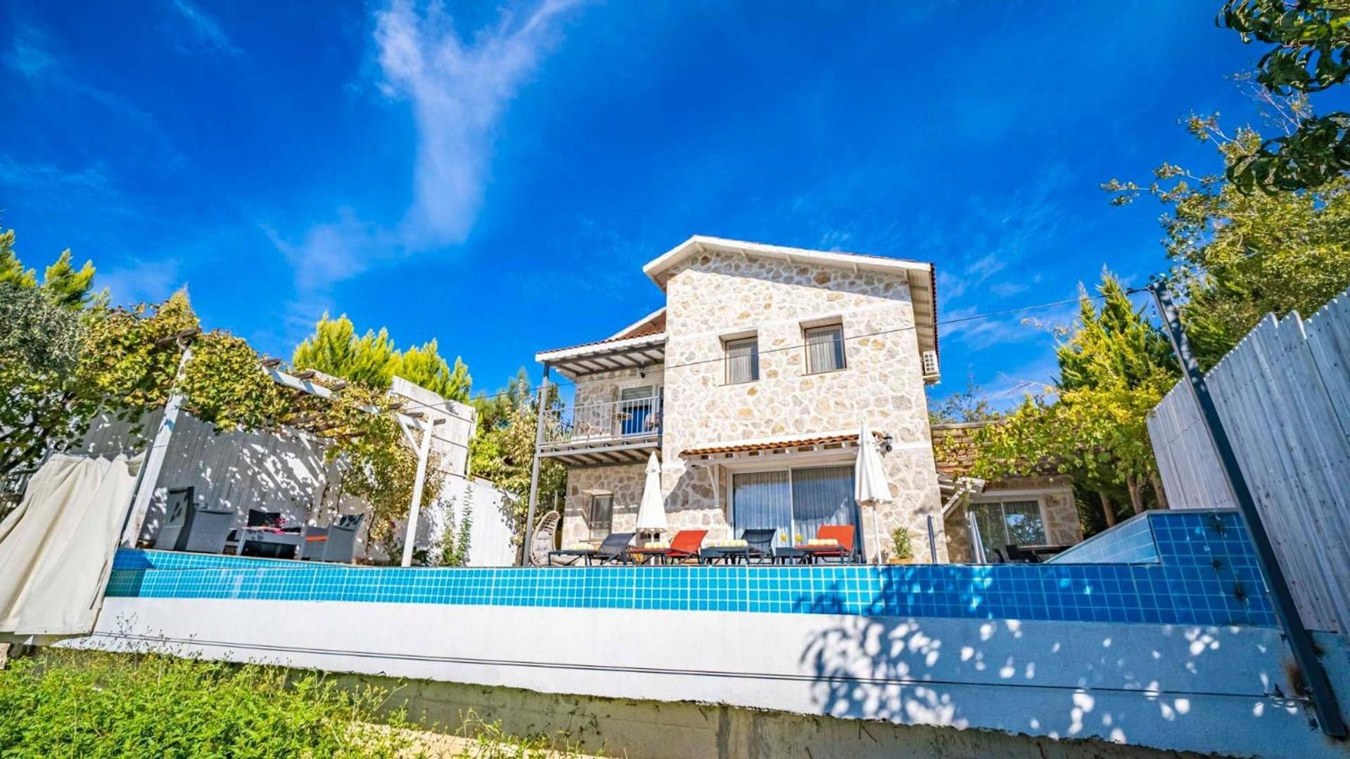 Islamlar Village 3 Bedroom 7075 *